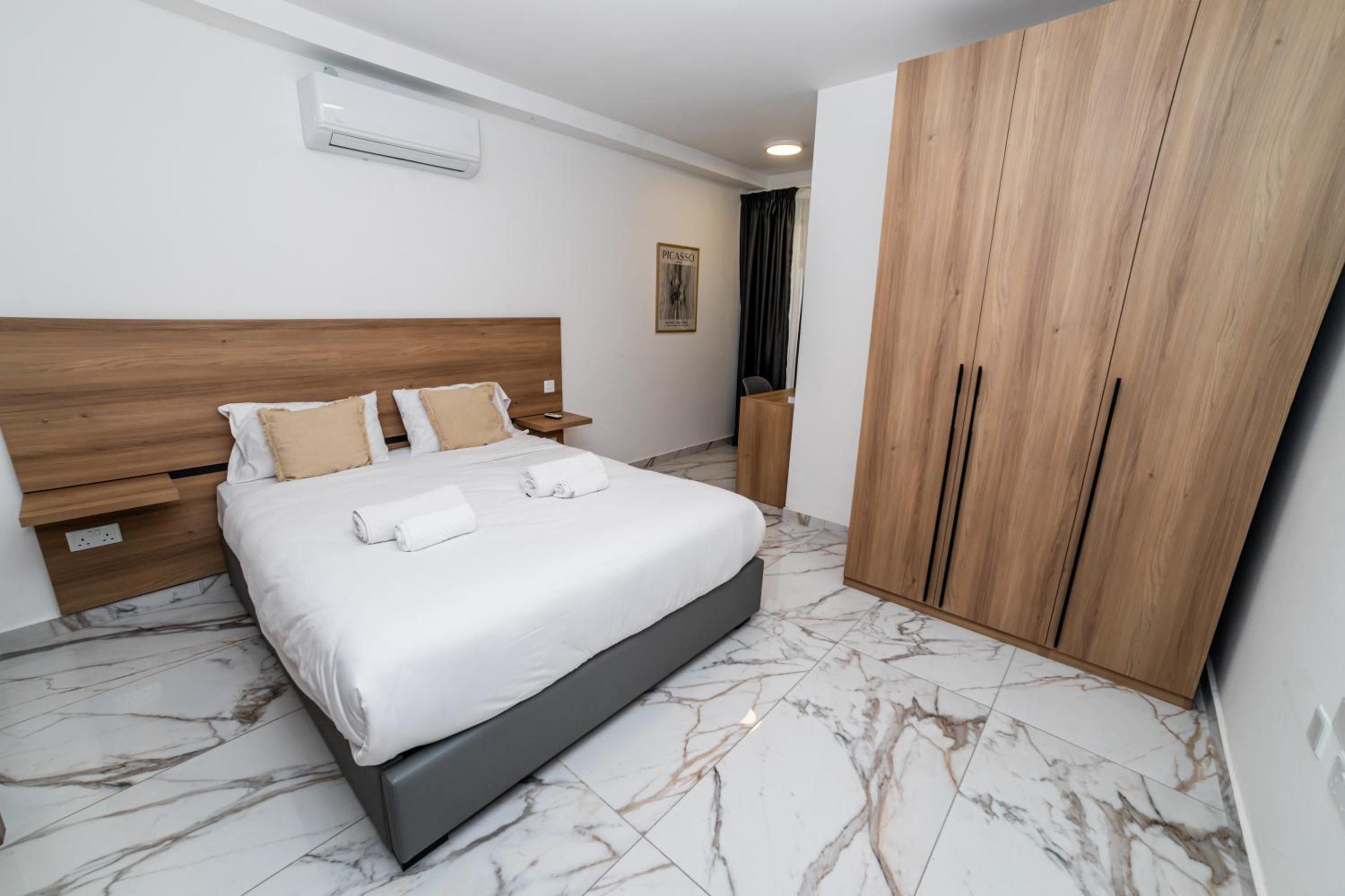 Modern 2-Bedroom Apartment with Terrace, 세인트폴스베이, 몰타 – 사진 2